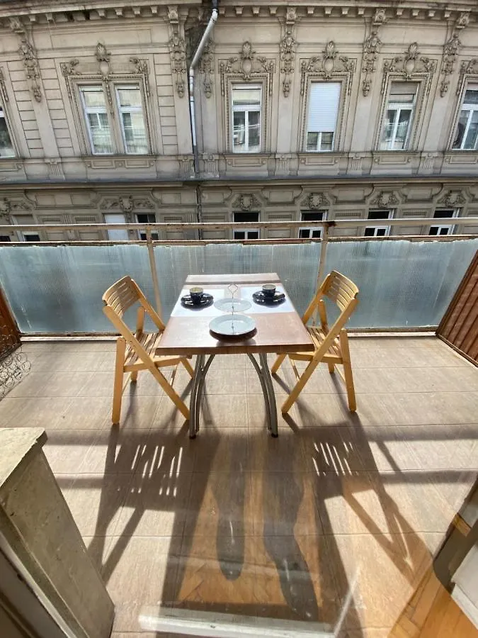 شقة Parisi Flat بودابست 0*,  المجر
