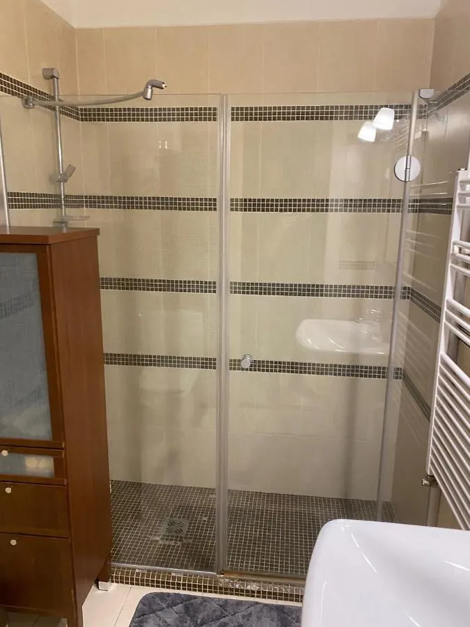 Apartamento Parisi Flat Budapest Hungría